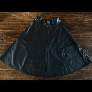 NWOT GUESS Poodle / Flair Pleated Skirt size 24